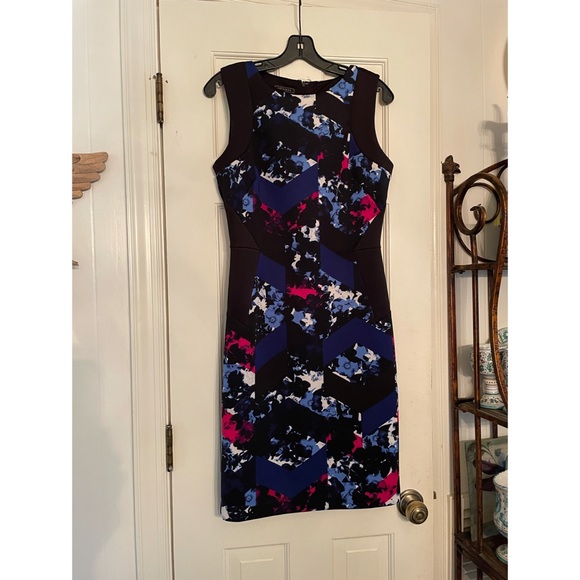 Metaphor vibrant design sheath Size Medium. - Picture 10 of 10
